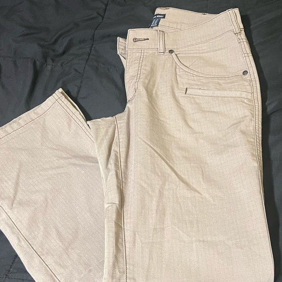 5.11 tactical series khaki pant size 8. - Picture 9 of 10
